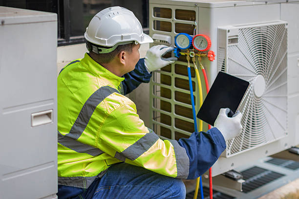 Professional Hvac technician working in Glen Riddle Lima, PA